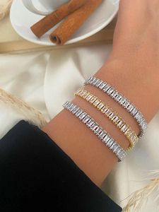 Σετ Κολιέ Ριβιέρα Choker Και Βραχιόλι Από Ανοξείδωτο Ατσάλι Με Ορθογώνια Ζιργκόν MI15227